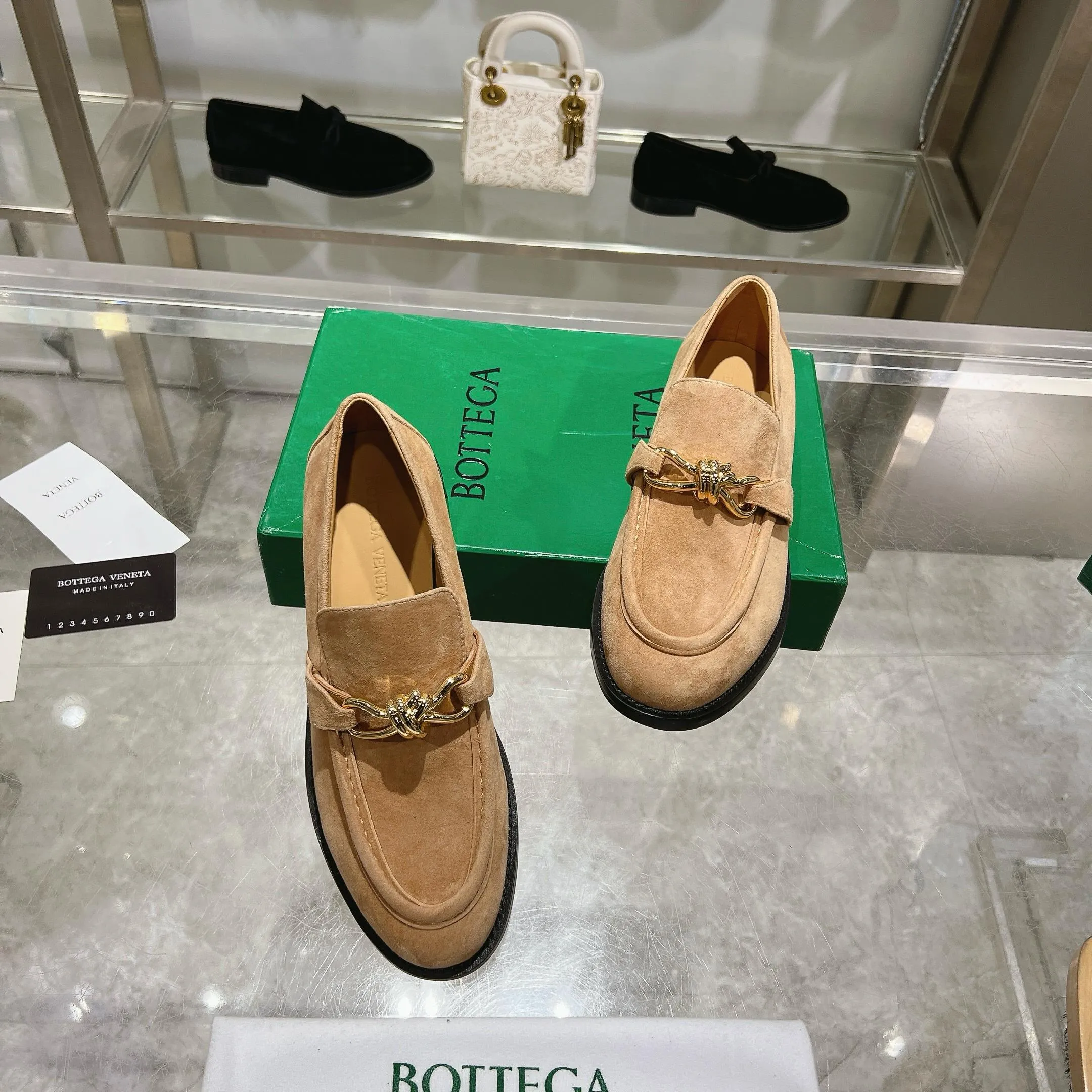 [BV] Top P: 840💰 Size: Female 35-39 (Female 40 custom-made) Male 39-44 (38.45 non-refundable) Bottega Veneta 2025 counter model! Small round toe loafers! Imported leather outsole! Imported grained cowhide! Solid color Niuli! !